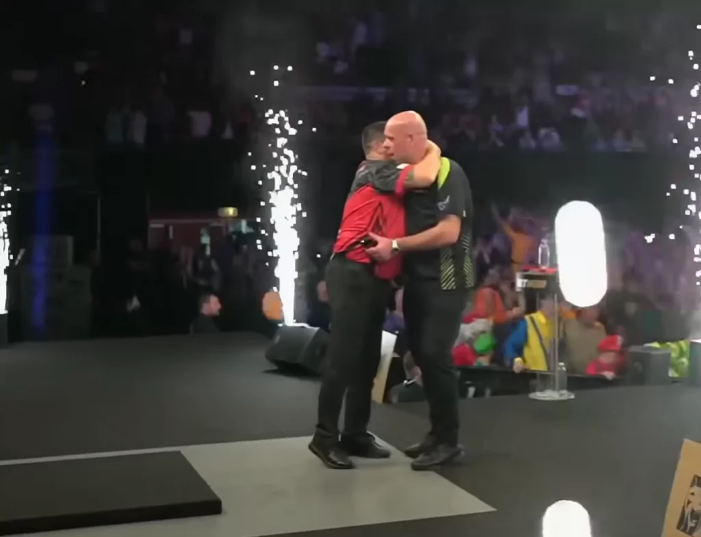 Premier League Darts 9 avril : Clayton triomphe, Littler et Humphries éliminés